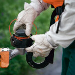 detuinmachine.nl - Hoe moet ik het maaidraad in een bosmaaier vervangen?