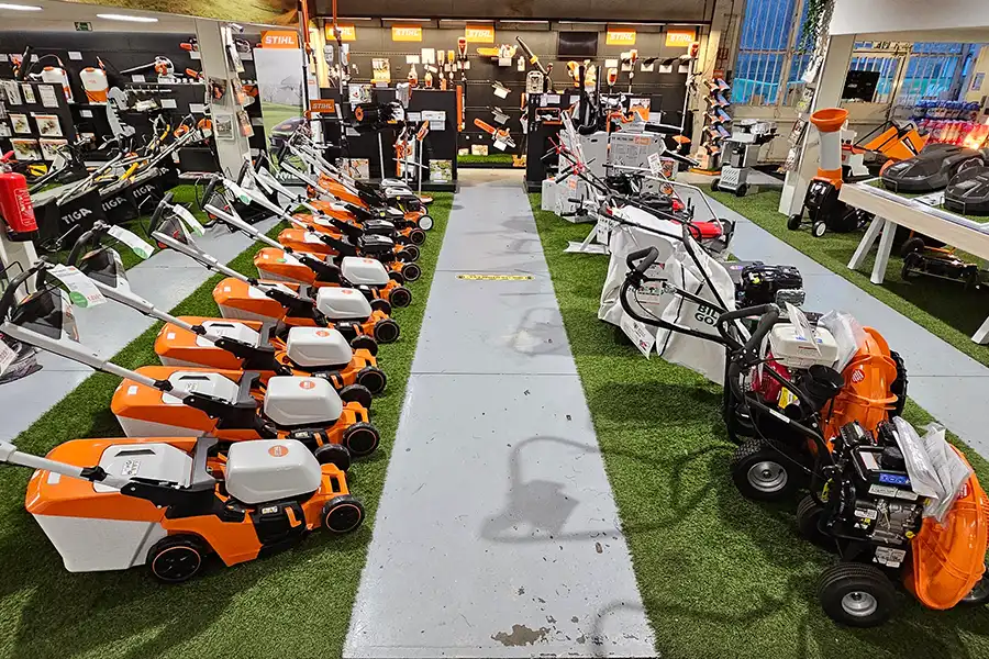 Kijkje achter de schermen: Winkel met tuinmachines en accessoires