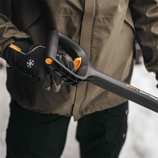 detuinmachine.nl - Fiskars Sneeuwschep voor in auto